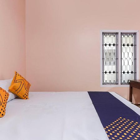Spot On 68111 Jeena Motels Kollam Exterior foto