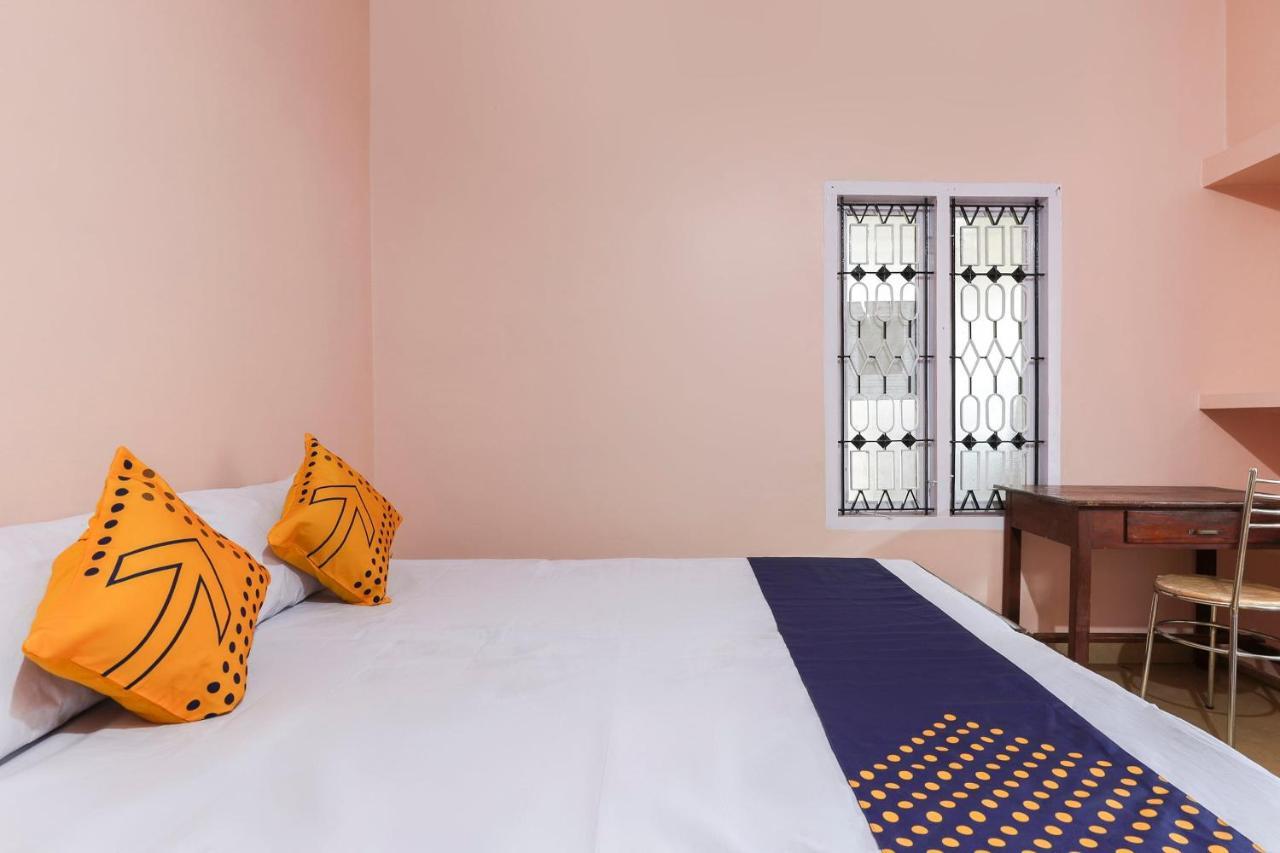 Spot On 68111 Jeena Motels Kollam Exterior foto