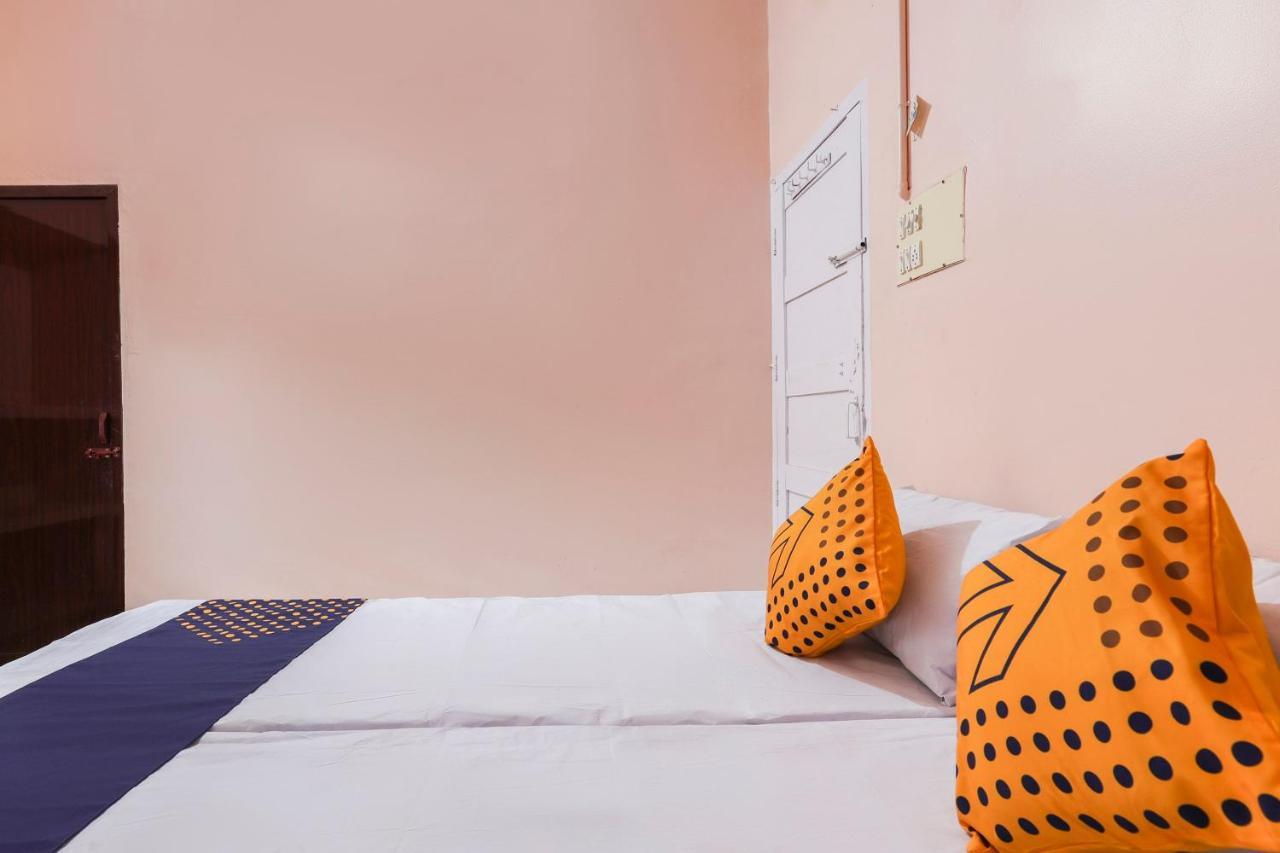 Spot On 68111 Jeena Motels Kollam Exterior foto