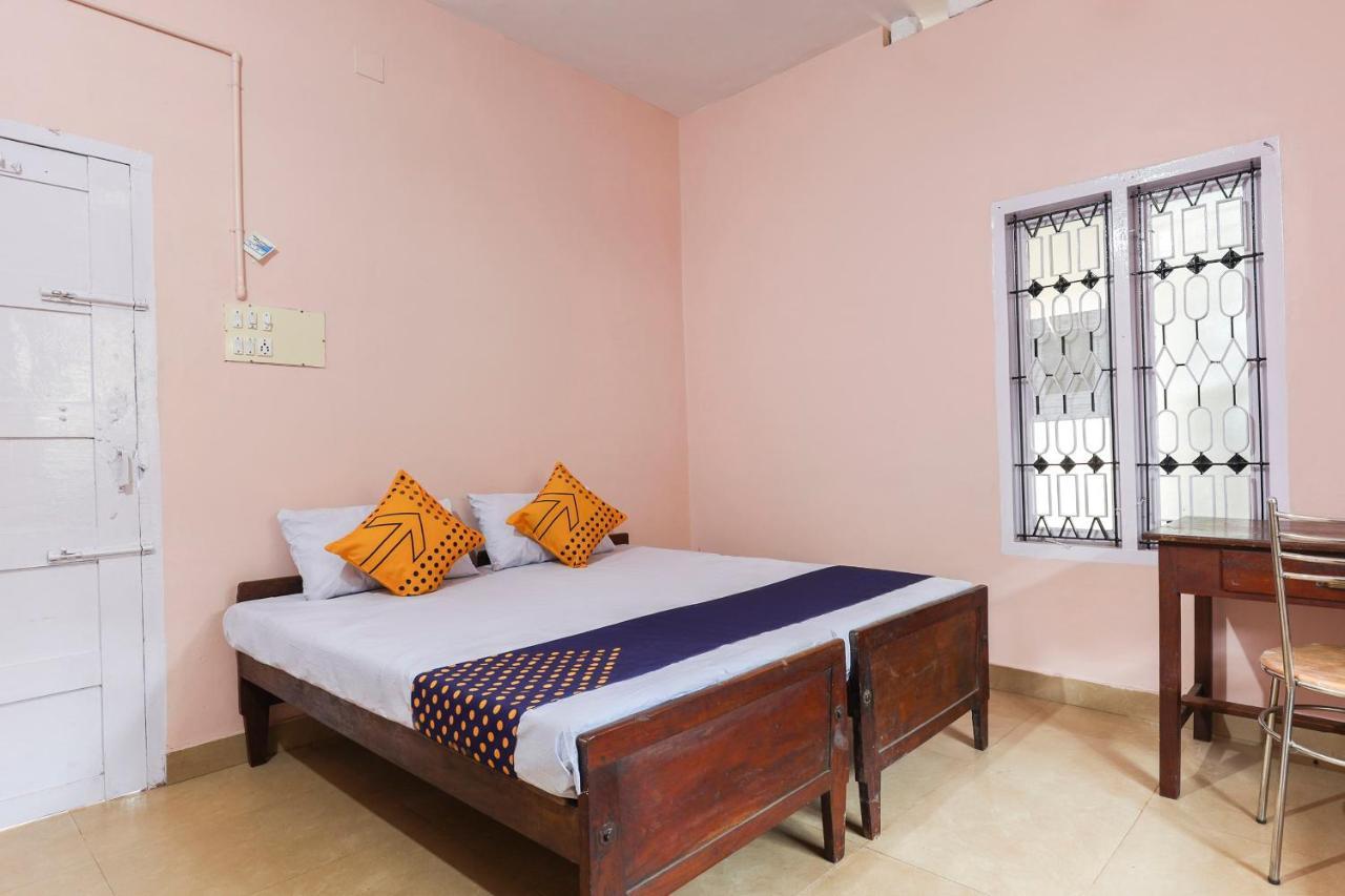 Spot On 68111 Jeena Motels Kollam Exterior foto