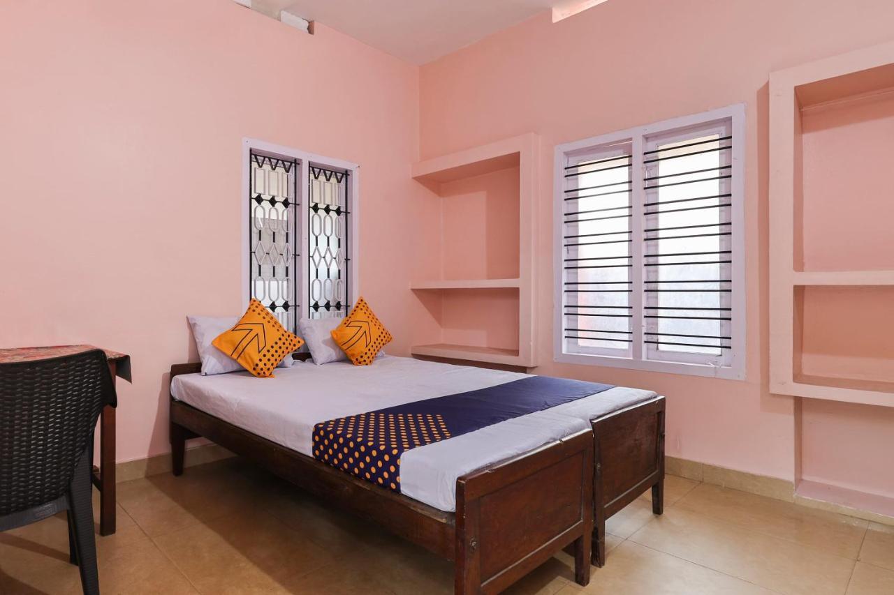 Spot On 68111 Jeena Motels Kollam Exterior foto