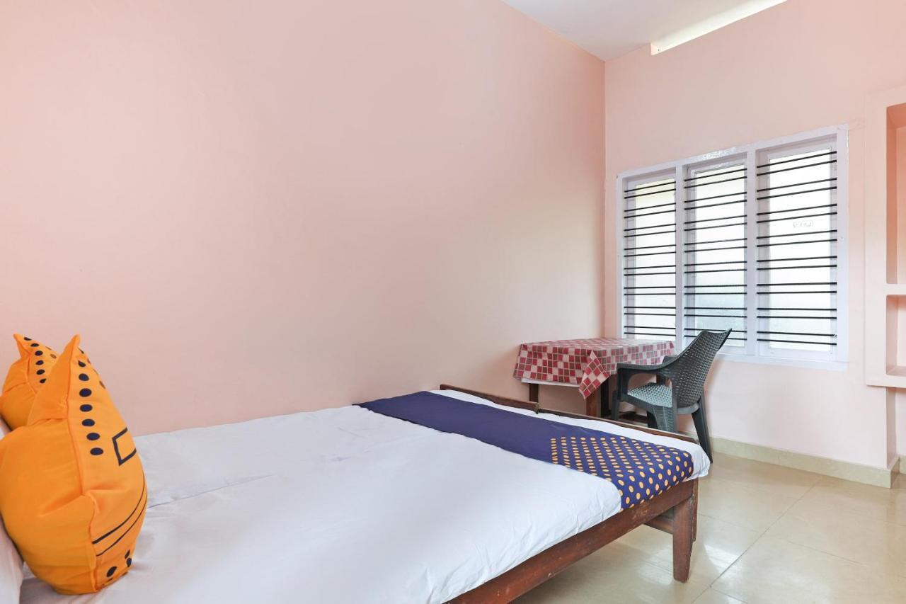 Spot On 68111 Jeena Motels Kollam Exterior foto