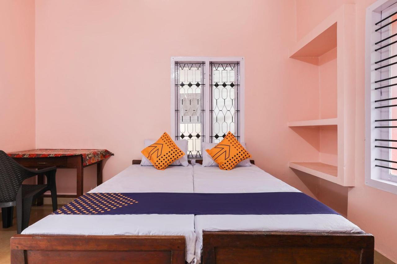 Spot On 68111 Jeena Motels Kollam Exterior foto