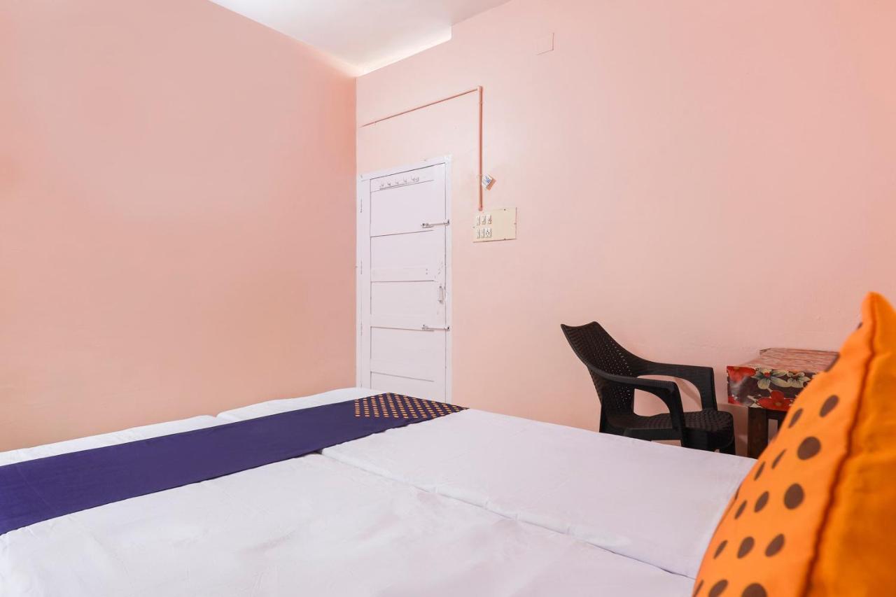 Spot On 68111 Jeena Motels Kollam Exterior foto