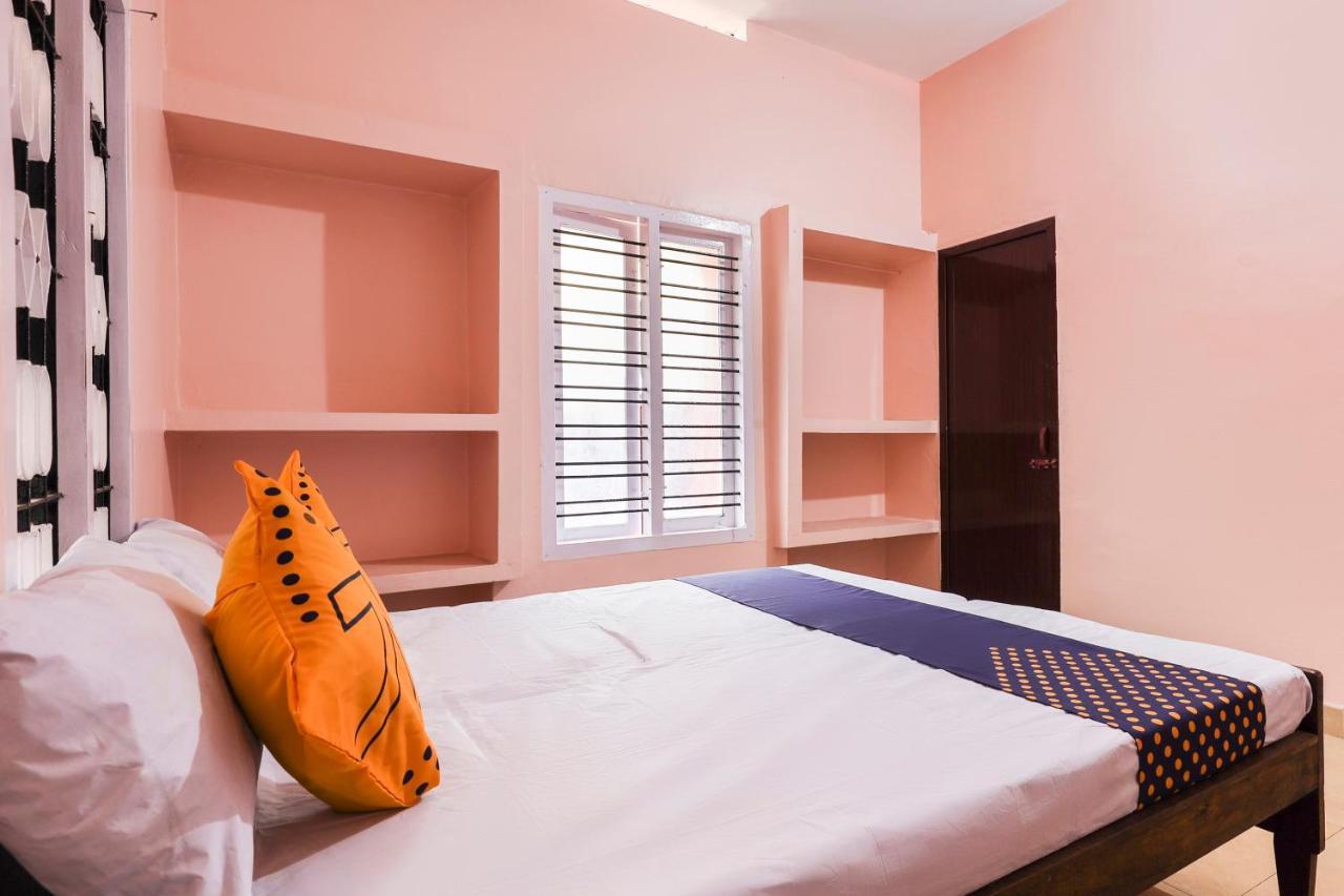 Spot On 68111 Jeena Motels Kollam Exterior foto