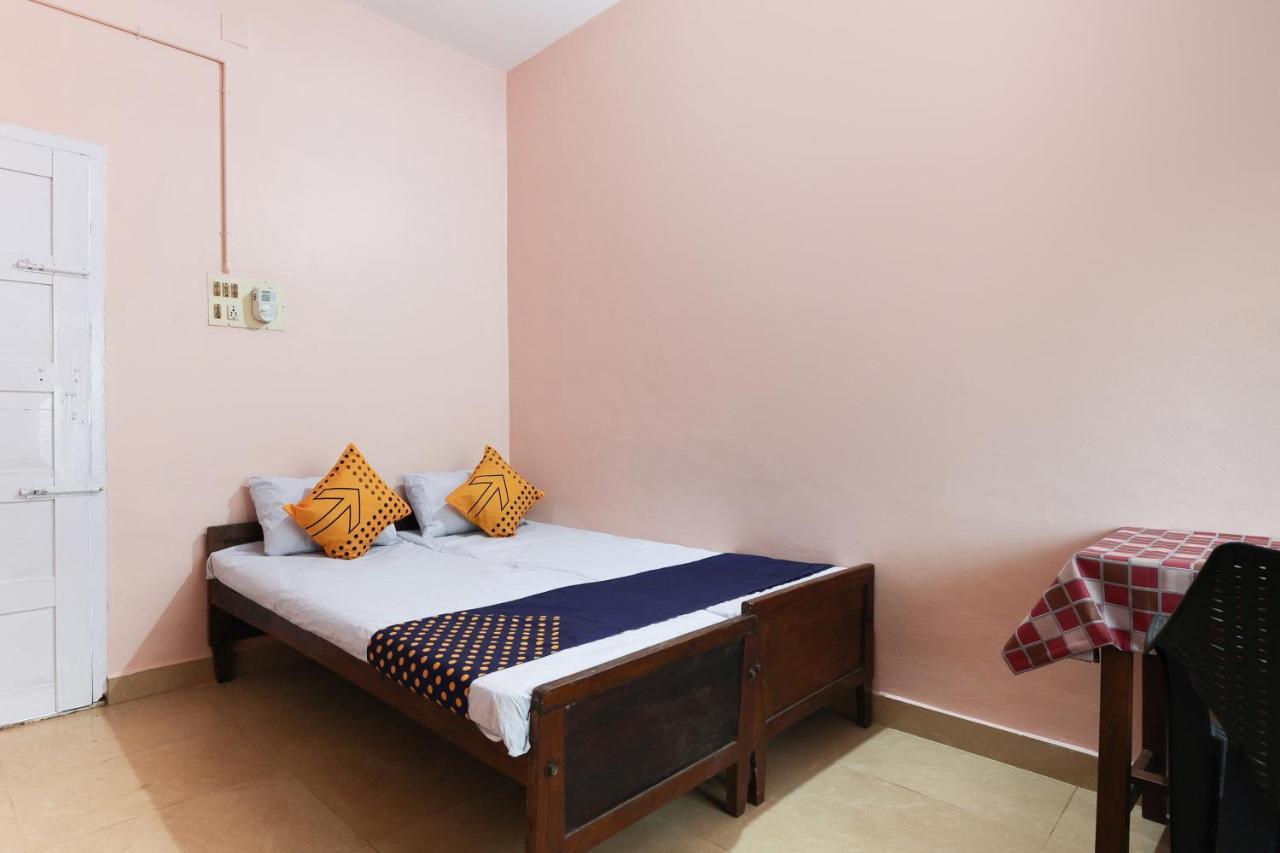 Spot On 68111 Jeena Motels Kollam Habitación foto