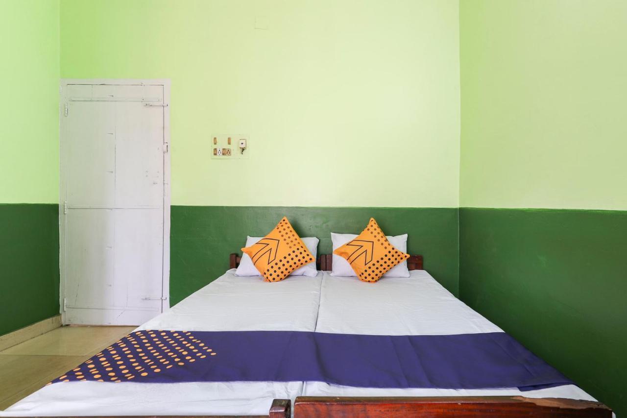 Spot On 68111 Jeena Motels Kollam Exterior foto