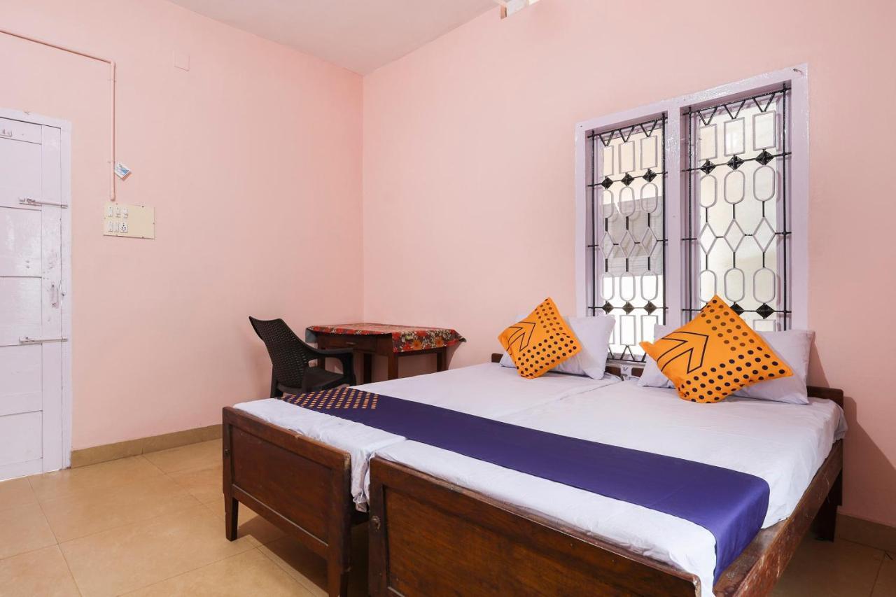 Spot On 68111 Jeena Motels Kollam Exterior foto
