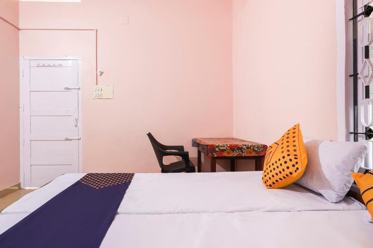 Spot On 68111 Jeena Motels Kollam Exterior foto